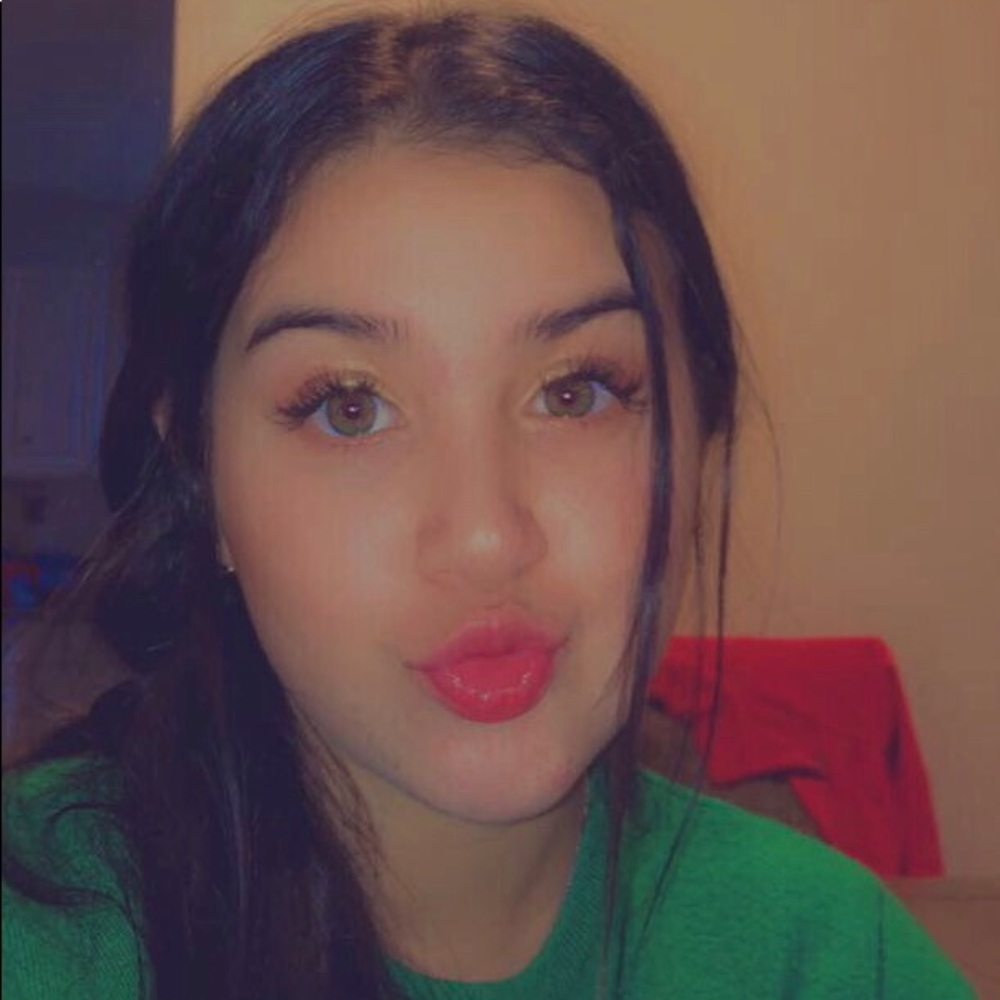 Meet your Posher, Gabriella